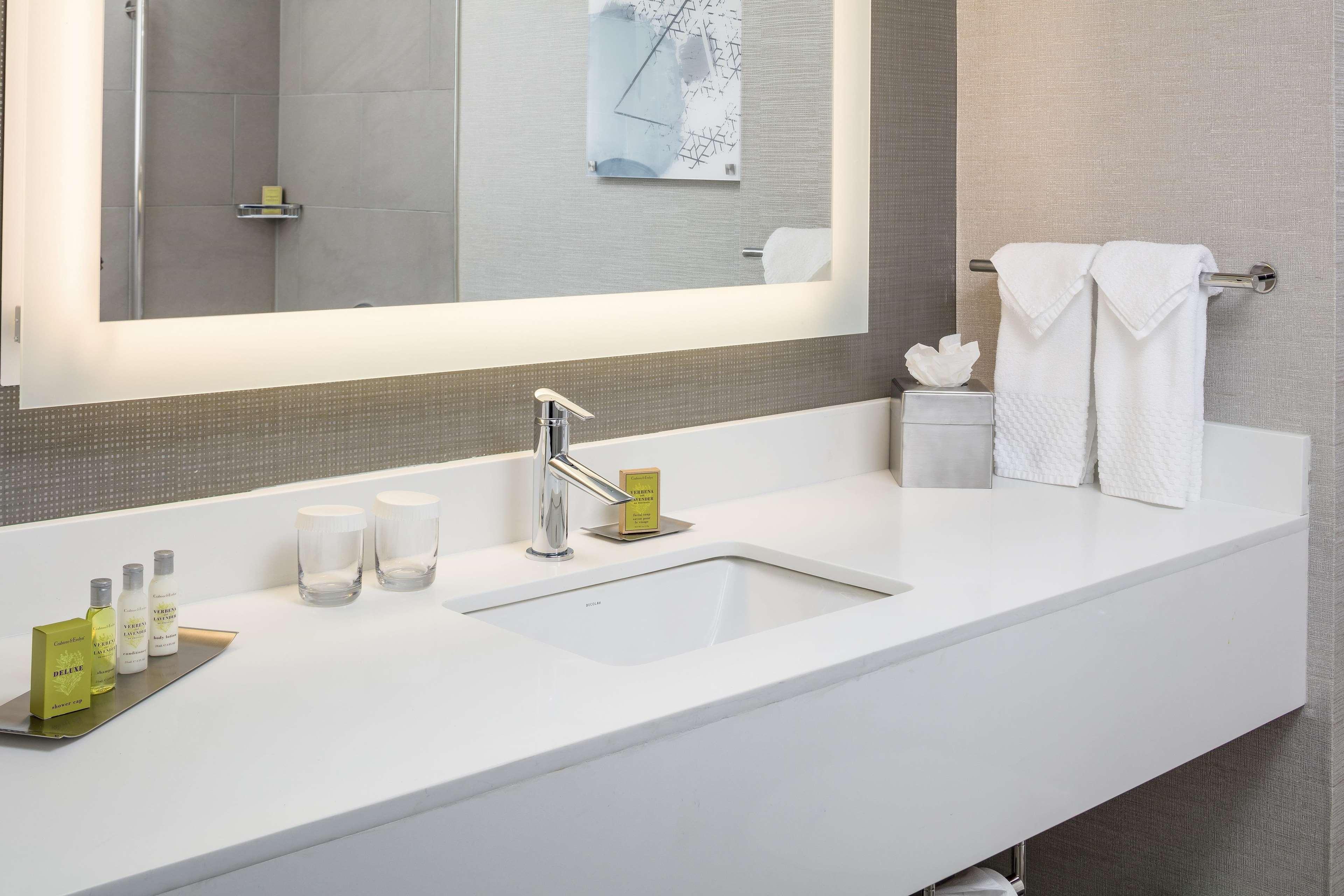 Doubletree By Hilton Boston Logan Airport Chelsea Hotel Værelse billede