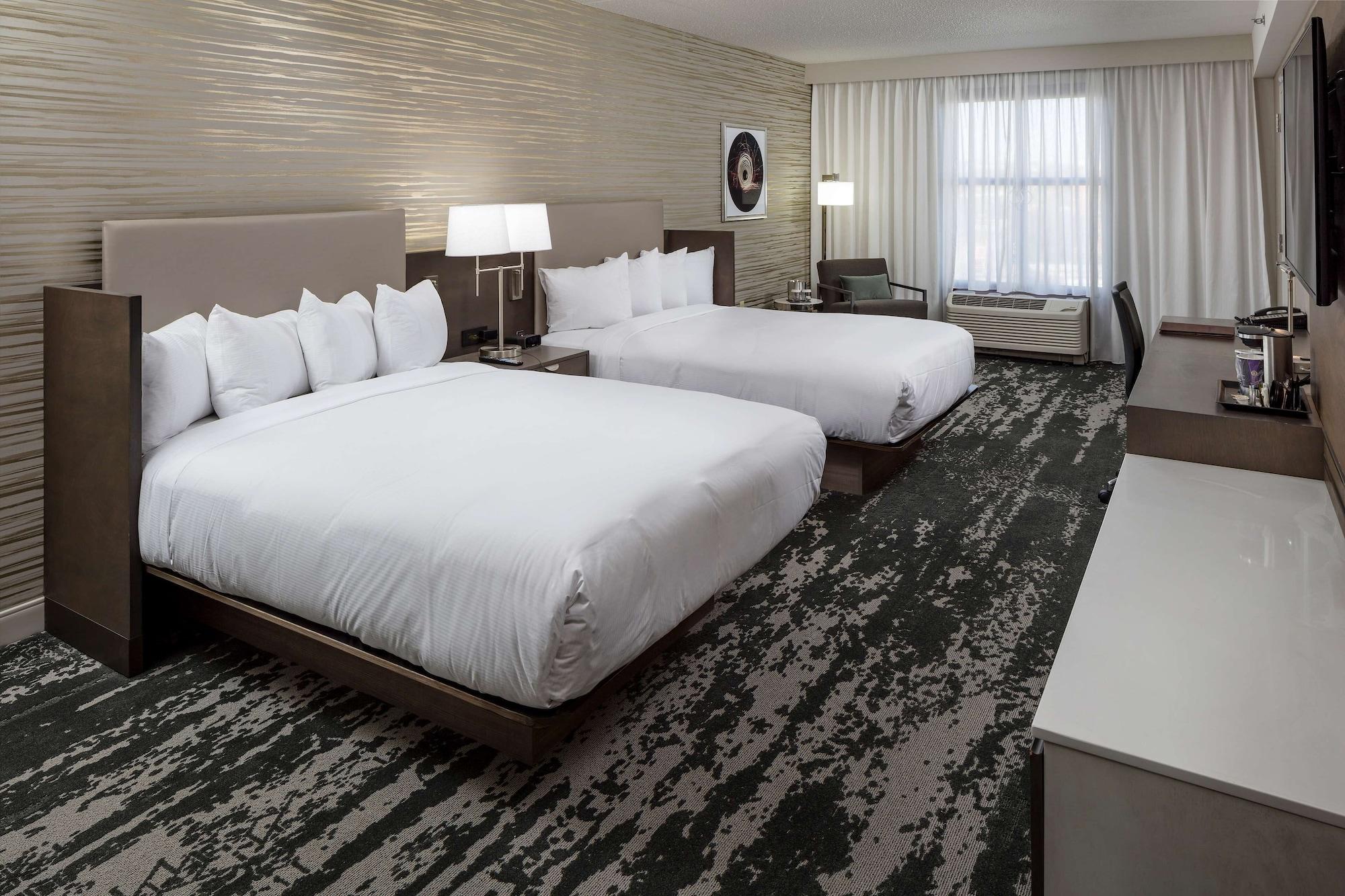 Doubletree By Hilton Boston Logan Airport Chelsea Hotel Eksteriør billede