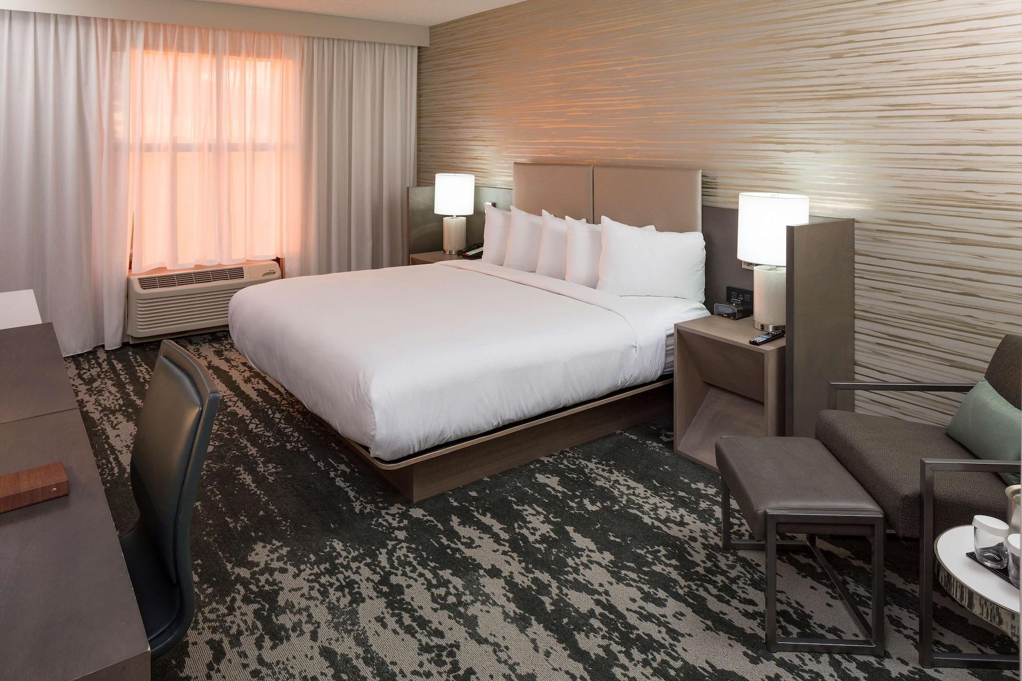 Doubletree By Hilton Boston Logan Airport Chelsea Hotel Eksteriør billede