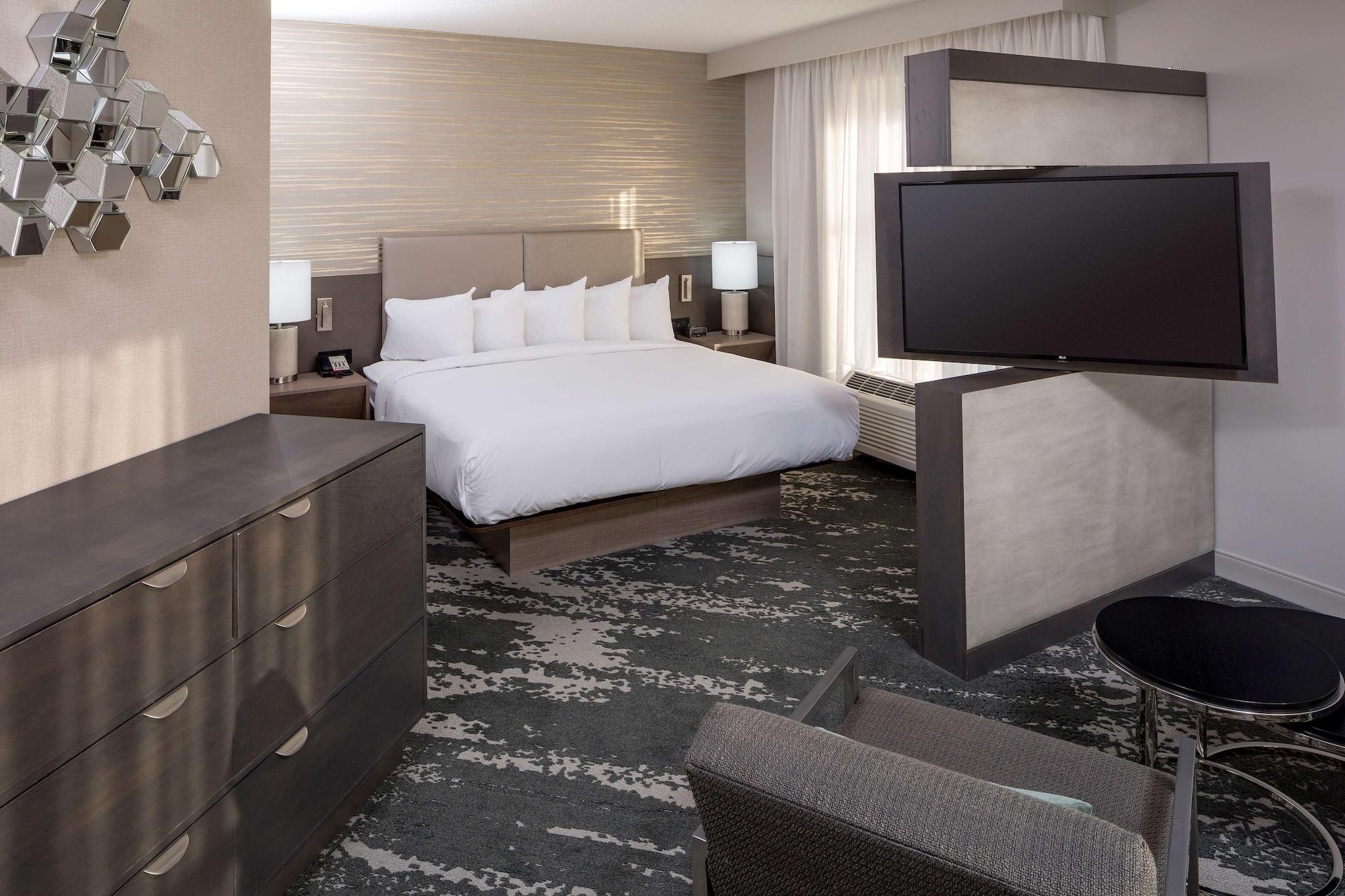 Doubletree By Hilton Boston Logan Airport Chelsea Hotel Eksteriør billede