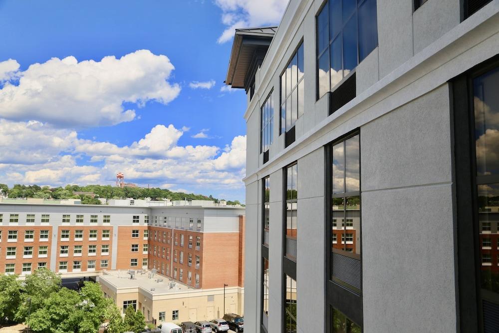 Doubletree By Hilton Boston Logan Airport Chelsea Hotel Eksteriør billede