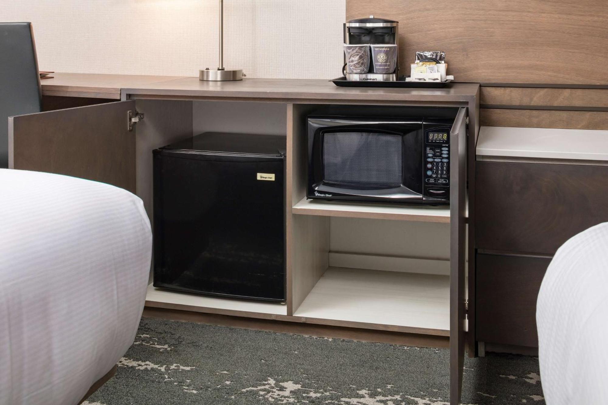 Doubletree By Hilton Boston Logan Airport Chelsea Hotel Eksteriør billede