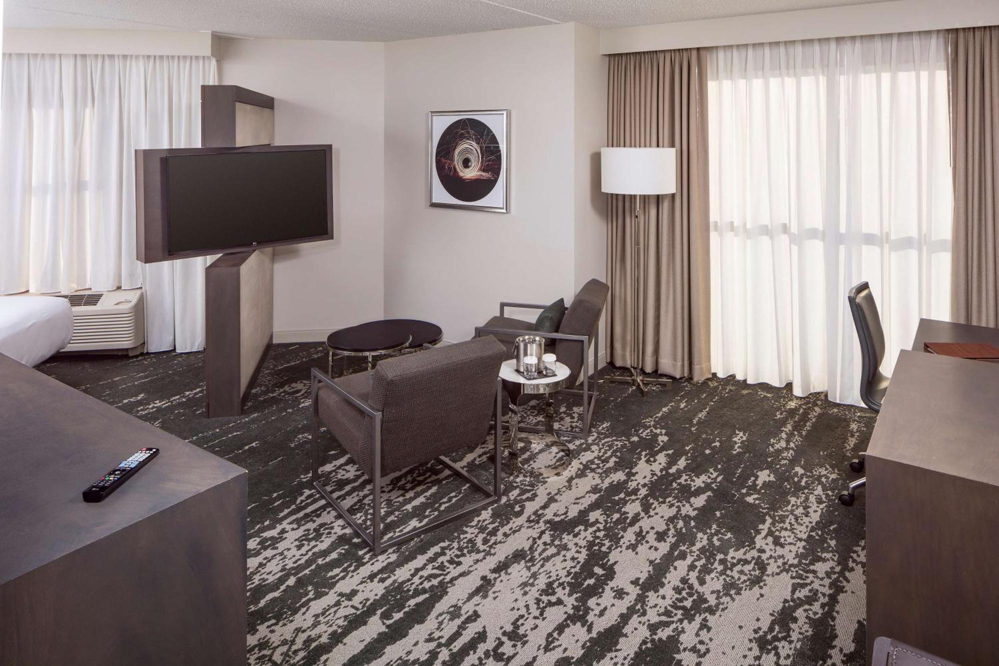 Doubletree By Hilton Boston Logan Airport Chelsea Hotel Eksteriør billede